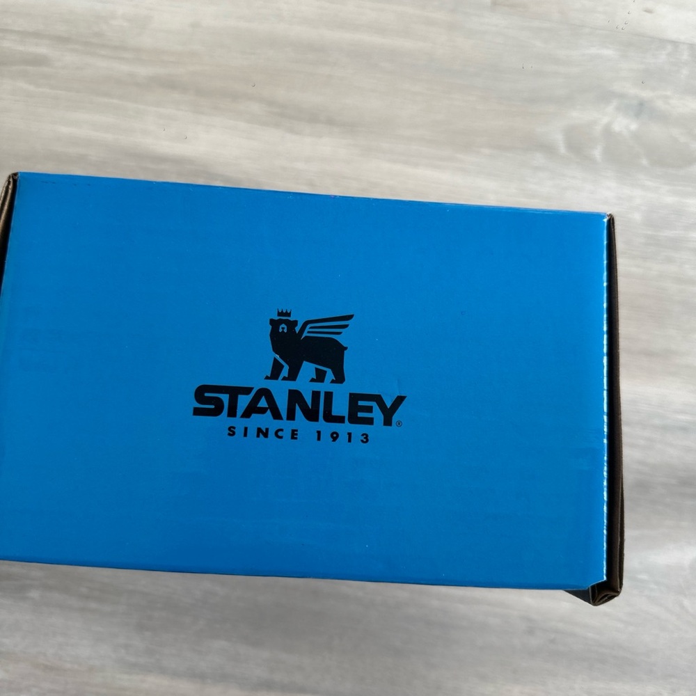 Stanley Silver Cookware Set for Efficient Kitchen Use - Picture 3 of 5
